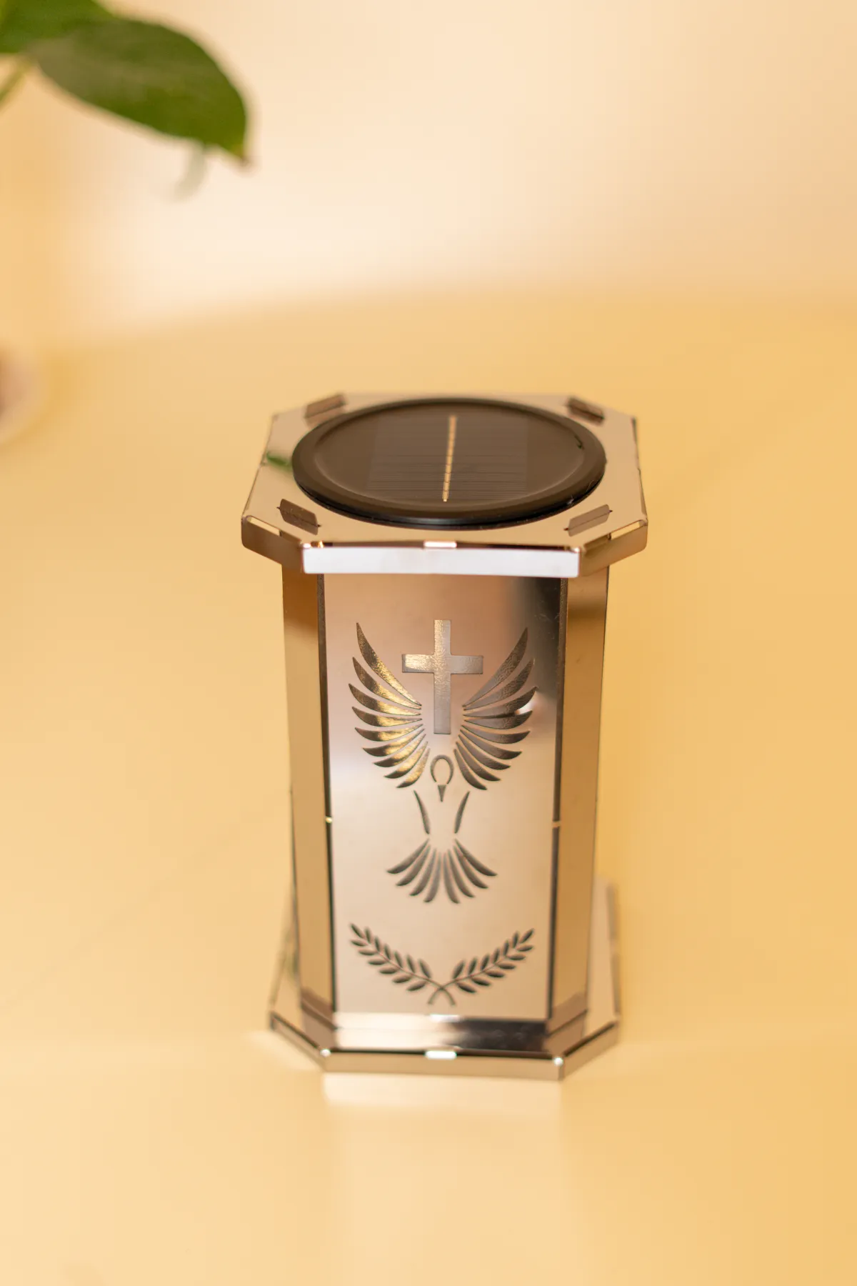 Срібна лампадка зверху — відгук